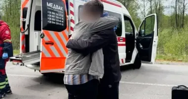 Не бачив батька понад три роки: із ТОТ повернули 15-річного хлопця
