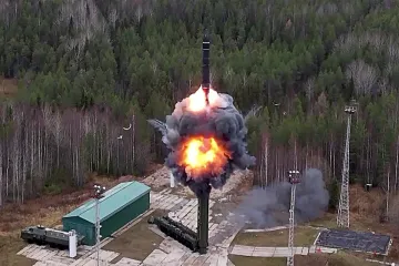 РФ не смогла запустить межконтинентальную ракету РС-24 "Ярс": в Defence Express назвали причины