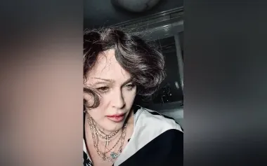 Мадонна показала себя с темными волосами (фото)