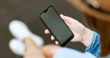 Жительница Харьковщины может сесть на 8 лет за то, что украла телефон у ребенка