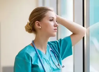 День семейного врача: открытки с искренними поздравлениями для медиков (фото, видео)