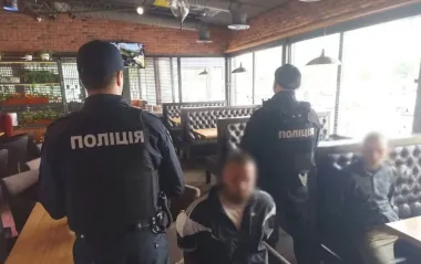 У Києві двоє чоловіків влаштували стрілянину під час їзди, поліція провела спецоперацію