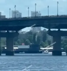 Состояние моста Патона вызывает тревогу: во время проезда техники осыпаются камни (видео)