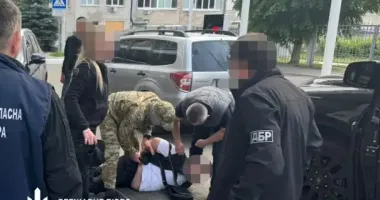 ДБР затримало військового з Києва, який за 50 тис. доларів переправляв чоловіків за кордон