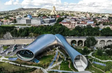 "Безобразное сооружение": власти Грузии разрешили снести знаменитые "кувшины" Рике в Тбилиси (фото)