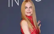 Николь Кидман опозорилась с париком на Каннском кинофестивале