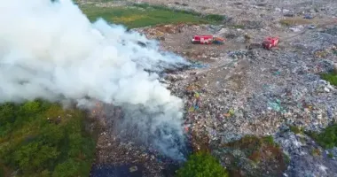 В Ровно горит свалка: жителей просят закрыть окна
