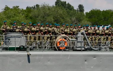 Герои на воде, земле и в небе. В Украине отмечают День морской пехоты