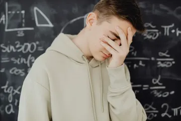 Альцгеймер может проявиться уже в 20 лет: ученые рассказали, на что обращать внимание