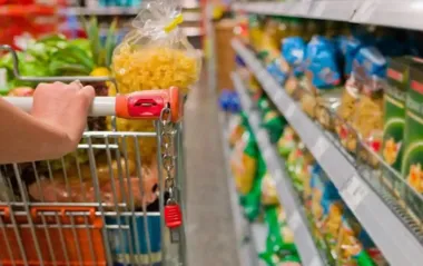 Їдять усі, а дарма! Українці купують цей снек, але він реально шкодить здоров’ю