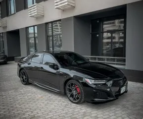 В Киеве заметили доступного конкурента Audi S4 и Mercedes-AMG C43 от Honda (фото)