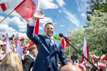 Что-то принял во время эфира: в Польше кандидаты в президенты поспорили из-за "наркотических подозрений" (видео)