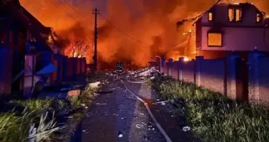 Нічний обстріл Київщини: є загиблі, зруйновано десятки будинків