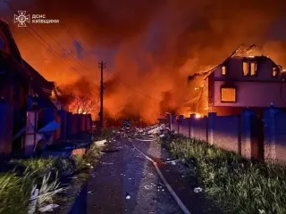 РФ випустила 300 дронів і 70 ракет: Зеленський про наслідки удару (фото, відео)