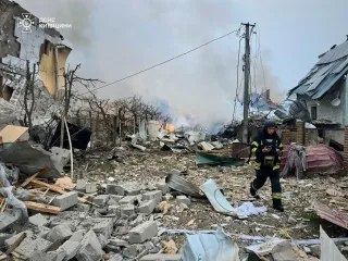 Разрушения как в Буче: СМИ показали уничтоженную атакой РФ улицу одного из сел под Киевом (видео)