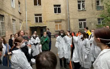 Обломки "Шахеда" упали на общежитие КНУ: пострадали четверо студентов (фото)