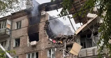 Удар по Миколаєву: з-під завалів деблокували тіло жінки