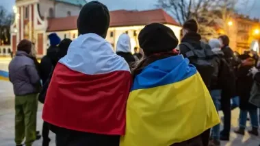 Где легче дожить до конца месяца и отложить: зарплаты и цены в Польше и Украине