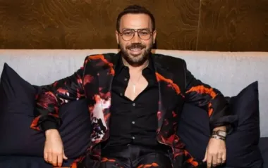 Андре Тан назвал 5 пар обуви, которая станет главным трендом лета: с чем их носить (фото)