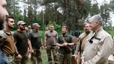 Poroshenko hands over drones and defense equipment to Ukrainian military in Sumy region