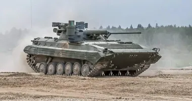 Новейшие российские БМП-2М готовят к "расширению буферной зоны": что известно о технике