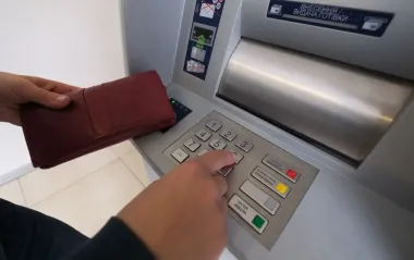 Новые лимиты на переводы с карты на карту: какие ограничения будут действовать уже с 1 июня