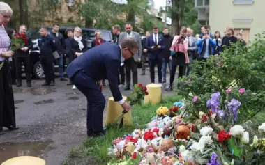 Finnish Prime Minister Orpo visited site of Russian strike on Kyiv on 24 April. PHOTOS