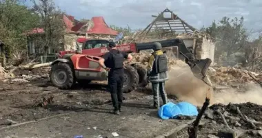У ДСНС показали наслідки удару по Запорізькій області: росіяни скинули п’ять авіабомб