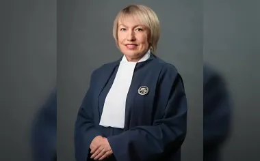 Без доходов, но с квартирой: судья Верховного Суда живет у "бедной" гражданки РФ, — "Схемы"
