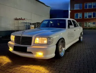 С шахматной доской и золотыми часами: в Украине продают роскошный Mercedes S1000 W126 (фото)