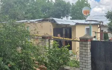 Strike on Svitlovodsk: four buildings completely destroyed, school and library damaged. PHOTO
