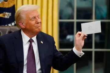 Лояльность Трампу: в США кандидаты на госслужбу будут писать эссе о своих "любимых" указах