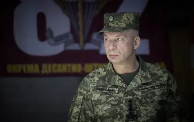 Сирський доручив розслідувати напад на військових ТЦК у Кам’янці-Подільському