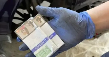 В Закарпатье женщина пыталась перевезти в Словакию 310 пачек сигарет, спрятав их в трансмиссии авто