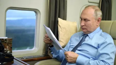 Путіну на вертольоті влаштували постановочну "атаку дронів" – ЗМІ