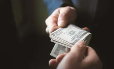 Мільйони у деклараціях та “подарунки” від бідних тестів: НАЗК розкрило схеми збагачення ТЦК