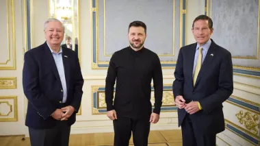 До Зеленського завітали сенатори США, які готують "розгромні" санкції проти Росії