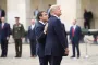 "Убедитесь, что дверь закрыта": Трамп дал совет Макрону после пощечины от жены в самолете (видео)