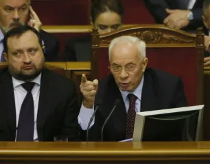 Не написал ни одной научной работы: экс-премьер Украины Николай Азаров стал академиком РАН