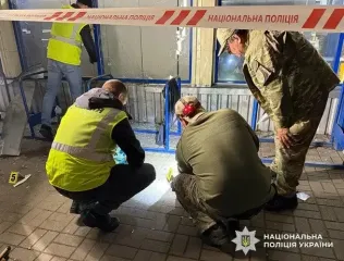 В Житомире мужчина бросил гранату в толпу: есть раненые (фото)