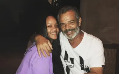 Умер отец певицы Рианны: что известно и какими были их отношения