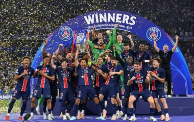 ПСЖ переписал историю: как Кварацхелия, Дембеле и другие праздновали победу в Лиге чемпионов