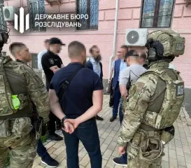 Суддя-втікач знову за ґратами: як Артур Ємельянов хотів чкурнути за кордон і до чого тут "мафія" Дениса Мандичева та мільйони у Швейцарії