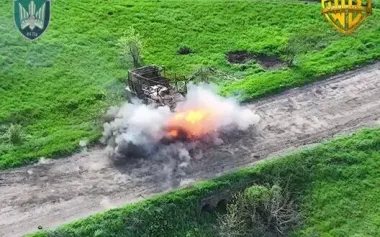 "Magyar’s Birds" eliminated occupier who tried to hide under destroyed armoured personnel carrier. VIDEO