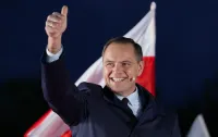 Кароль Навроцький перемагає на виборах у Польщі: хто він і що говорив про Україну