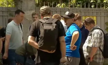 Українці штурмують ВЛК: часу практично не лишилося