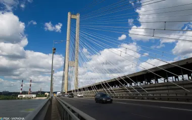 У Києві сьогодні частково обмежать рух на лівому березі: де саме (карта)