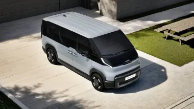 На рынок выходит недорогой семейный электромобиль Kia с запасом хода 400 км (фото)