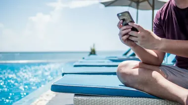 Важный совет для владельцев iPhone: что делать, если телефон перегрелся на солнце