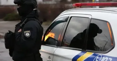 На Тернопільщині у комендантську годину поліцейські зупинили водійку Citroёn з підробленими документами